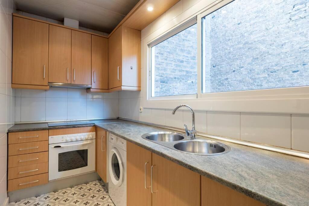 Bebarceloner Poble Nou - 2 Bedroom Apartament *